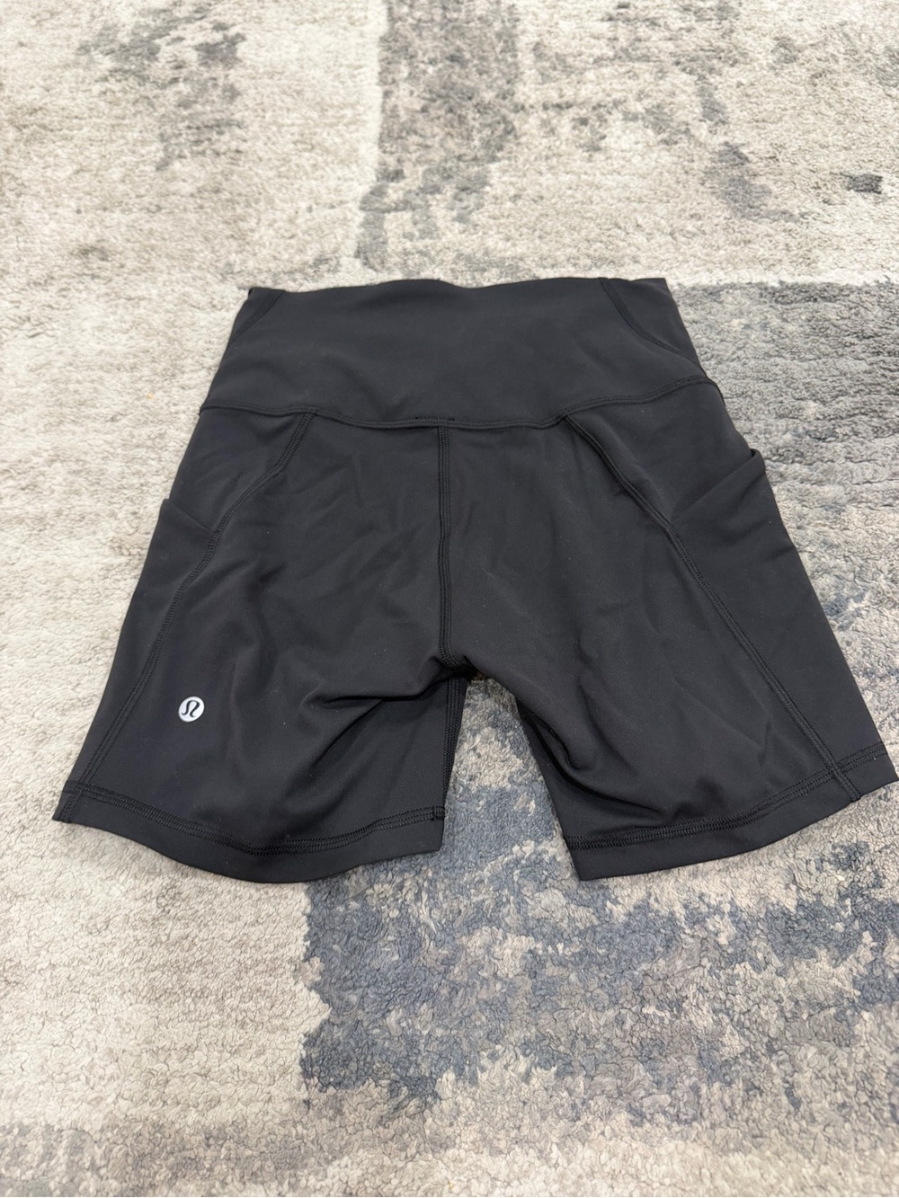 Lululemon Black Bike Shorts Pockets 6 Stretch Athletic Wear Yoga Sports Active